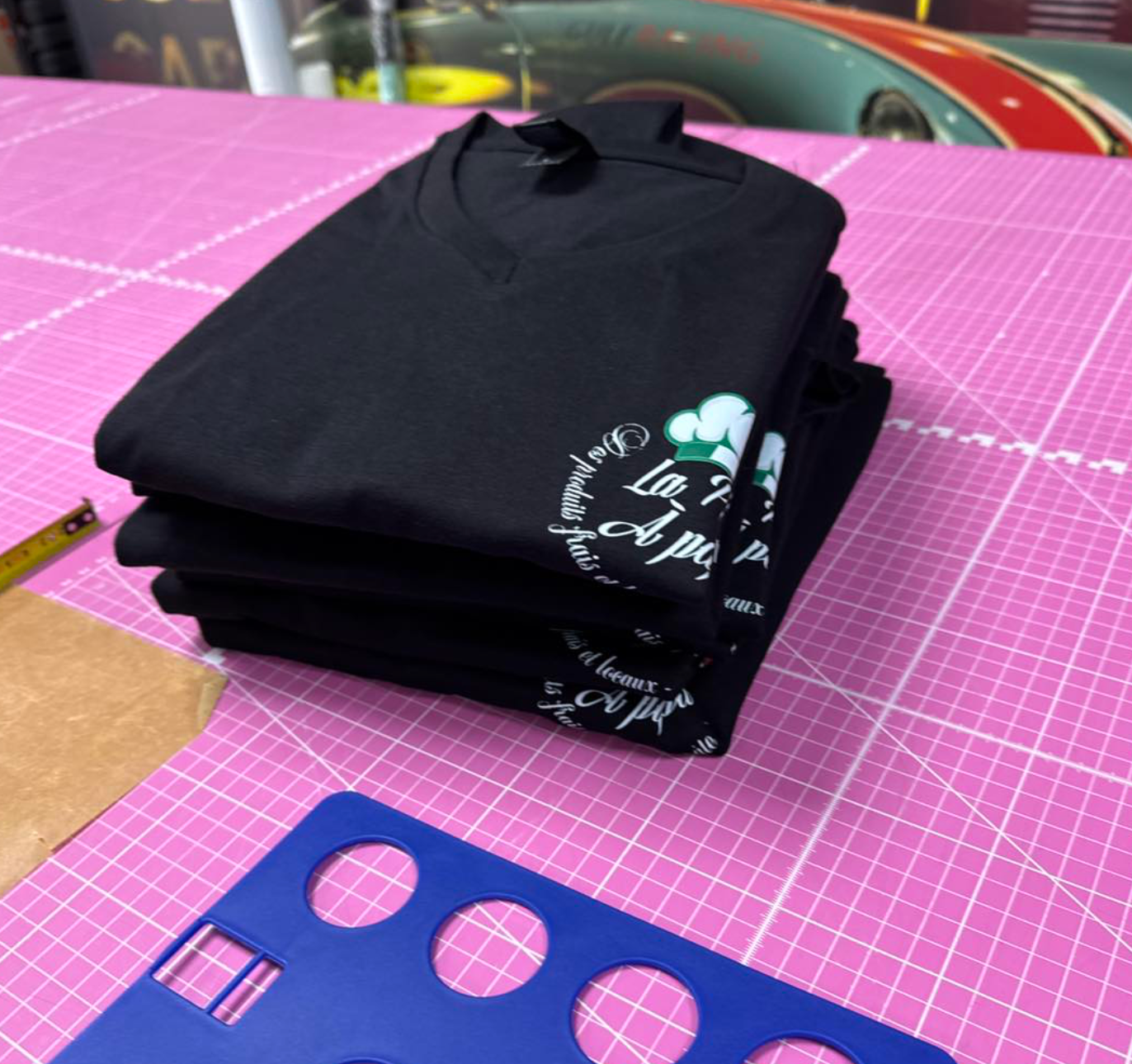 Polos d'entreprise personnalisés - Adhesive Lab