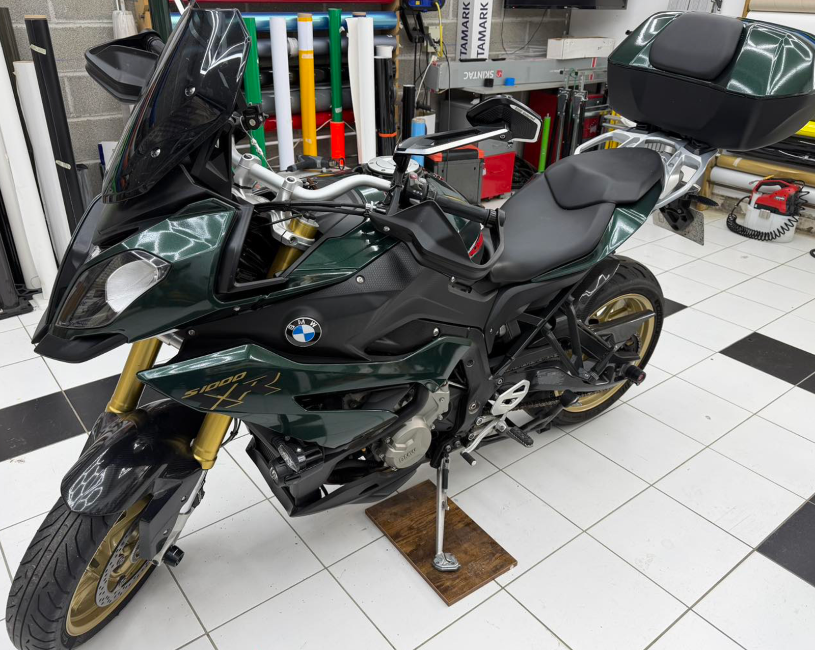 Covering moto carénages - Adhesive Lab